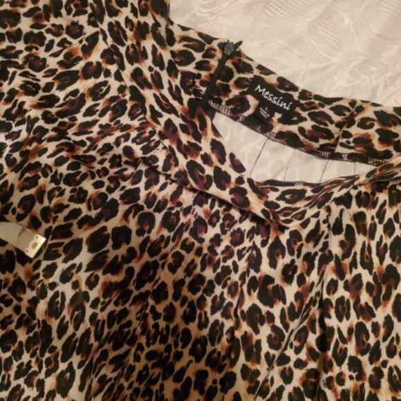 Messini Cheetah Print flare skirt- NWT Size L - Picture 3 of 3